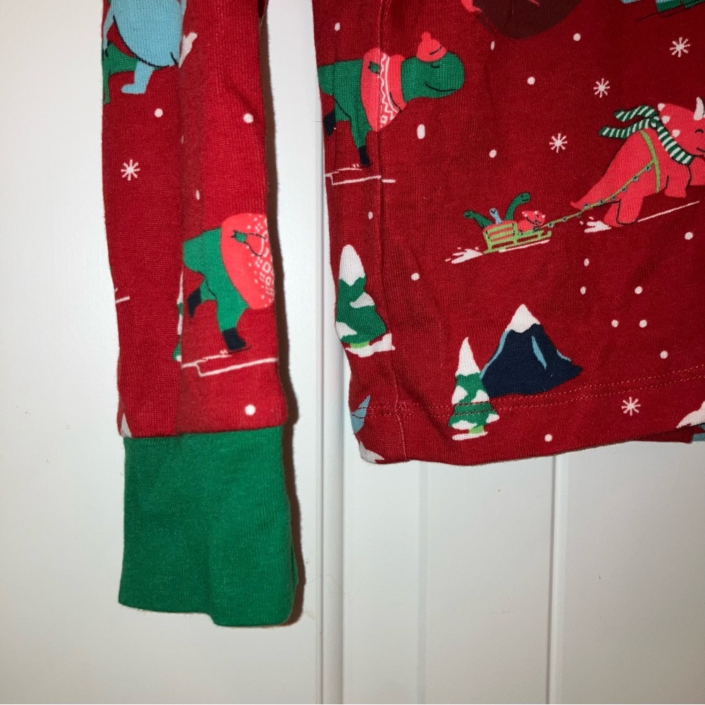 ‼️5 FOR $15‼️ Wondershop Christmas Skiing Dinosaur Sleep Shirt - Picture 2 of 5
